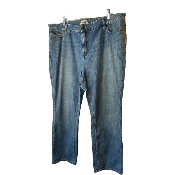 L.L. Bean Denim - L.L. Bean Favorite Fit Medium Rinse Straight Leg Jeans Women's Size 20